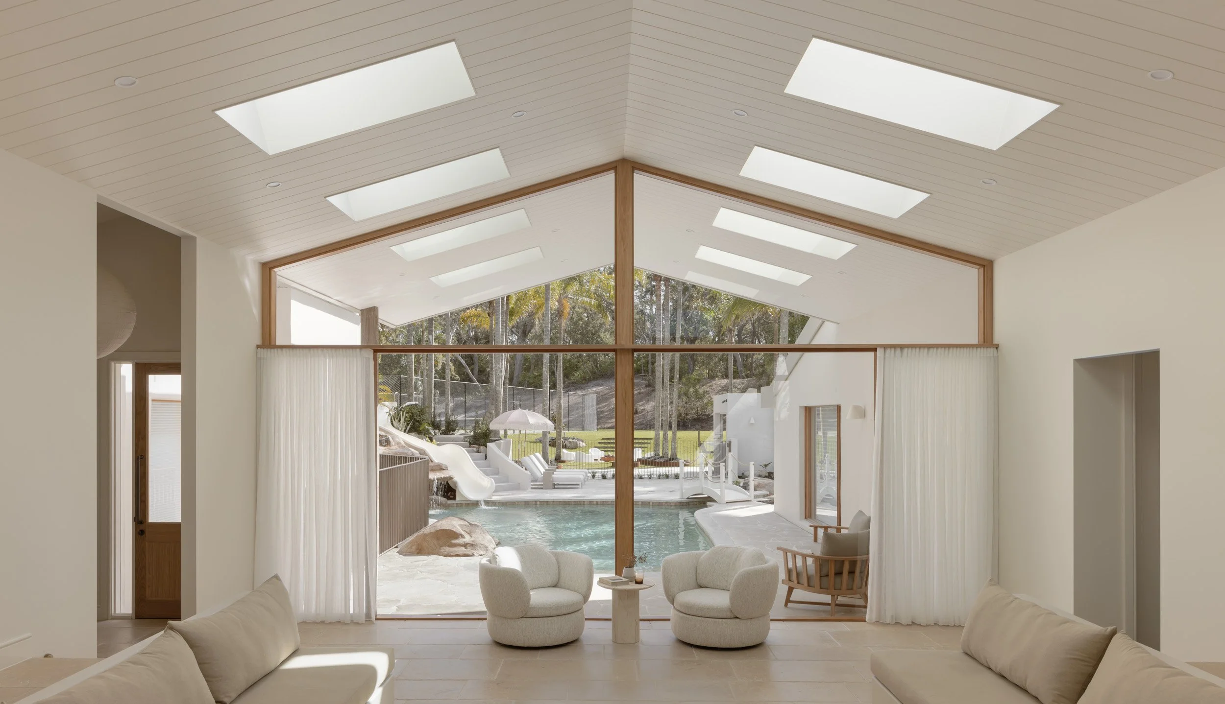 The Ambers Extras WR-15.jpg