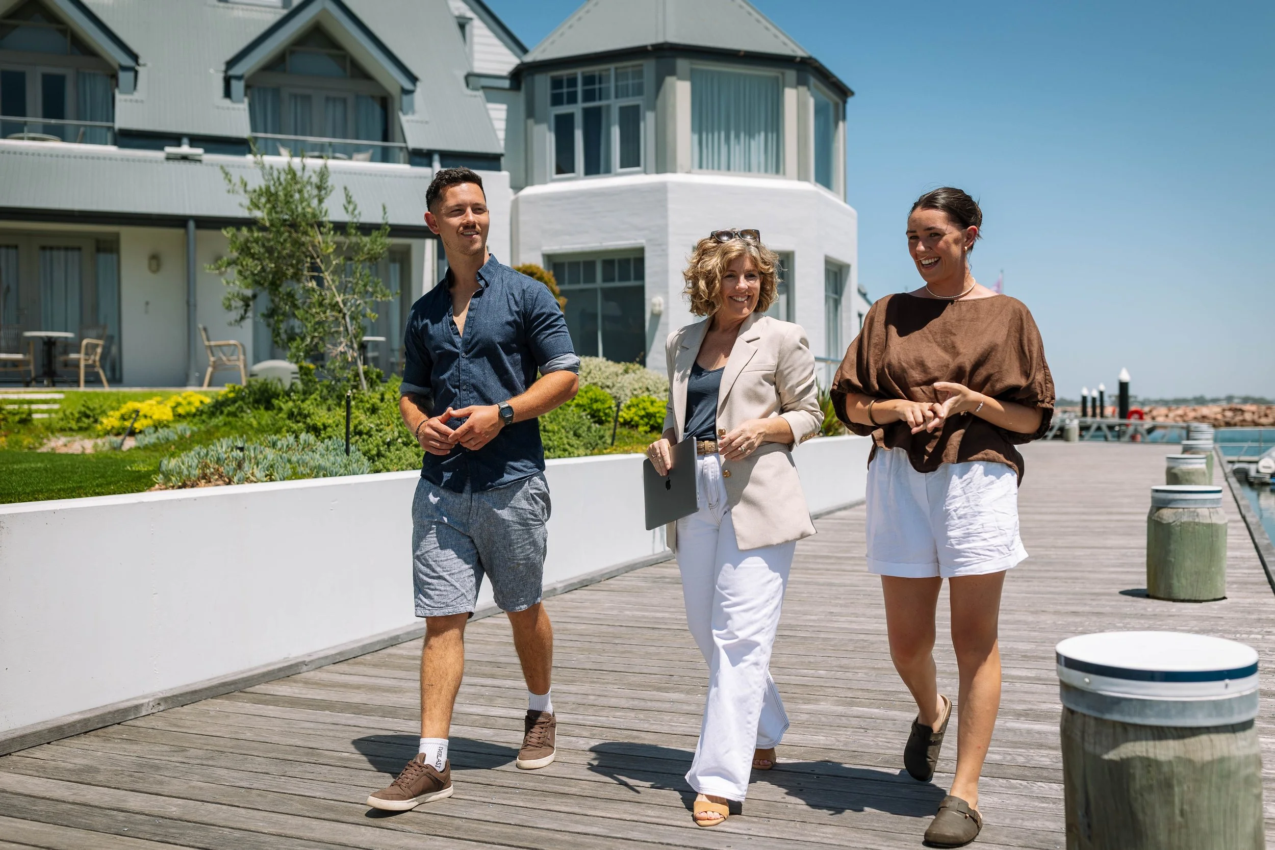 Mr Hendrix Photography - Wedding Road Braanding Shoot Sneaks-3.jpg