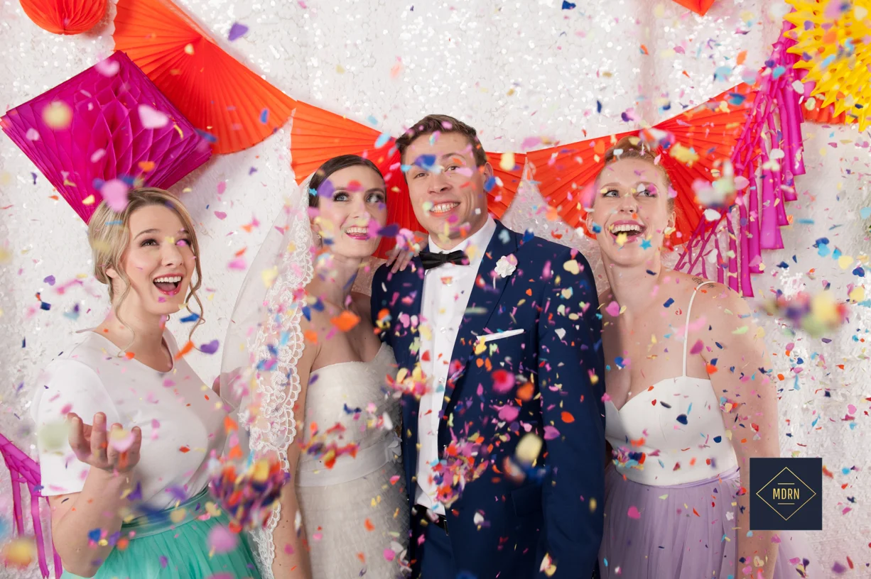 2d5e1-confettiphotobooth.jpgconfettiphotobooth.jpg