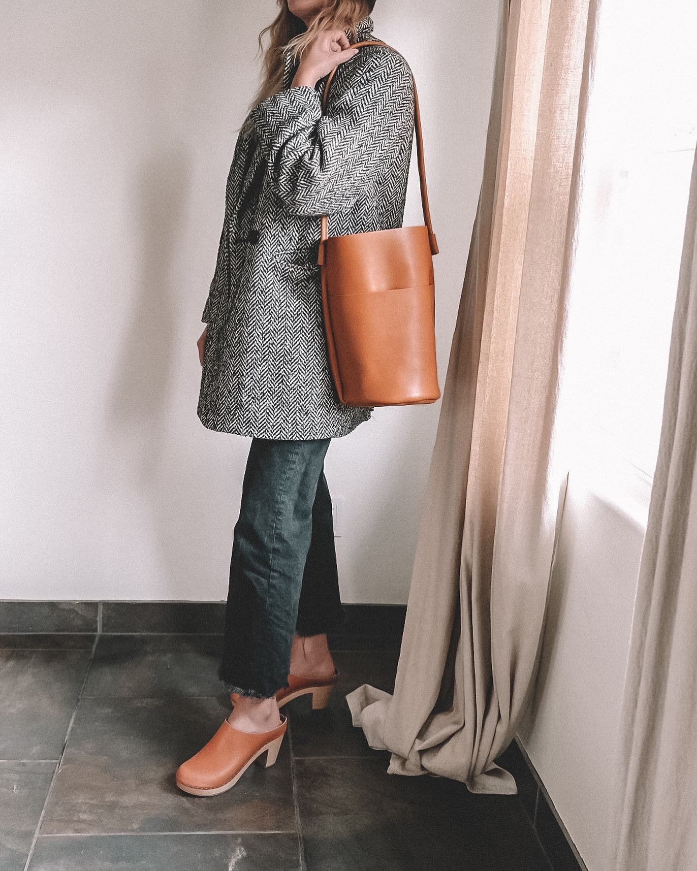 Charles Eames // &ldquo;The most important thing is that you love what you are doing, and the second that you are not afraid of where your next idea will lead.&rdquo;

#tuesdayquotes 
#modernbucketbag