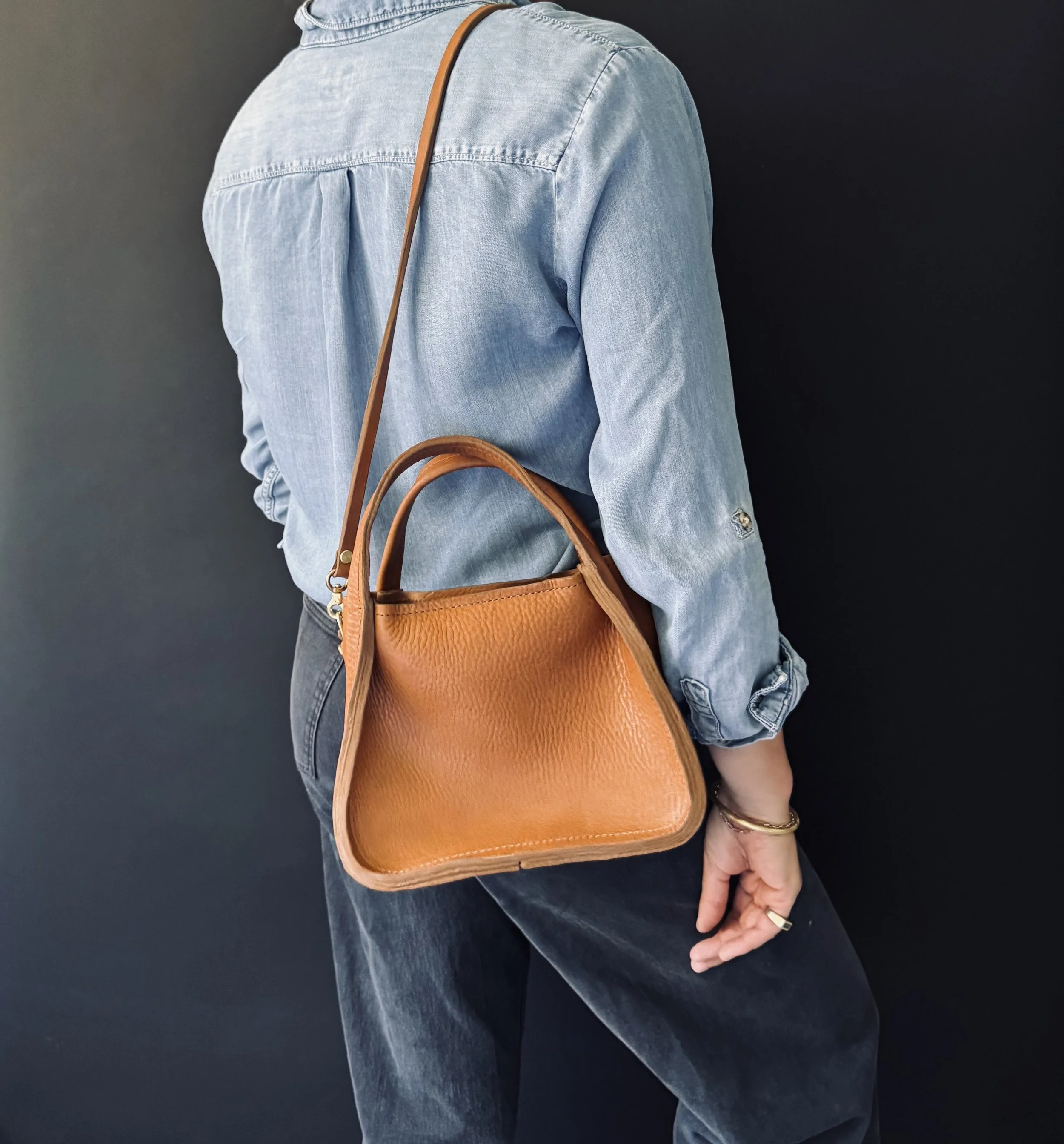 Stella Handbag | Pebbled Tan