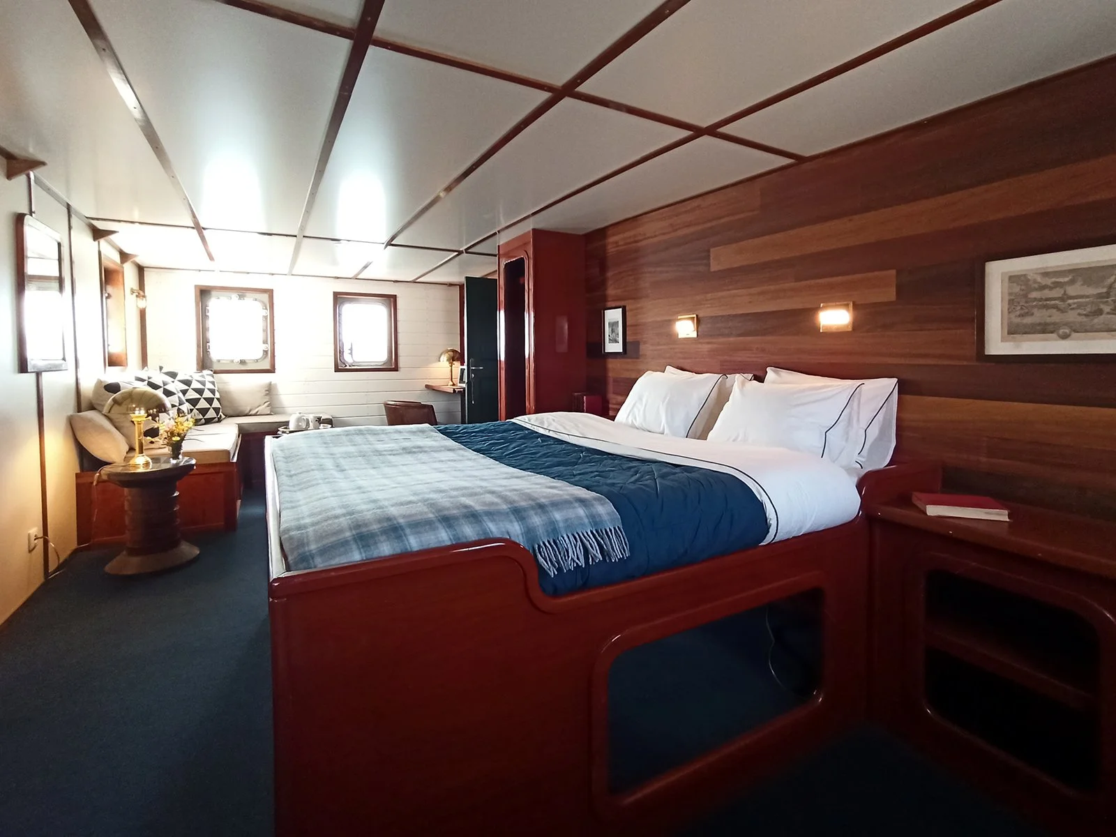 Owner's cabin #305.....jpg