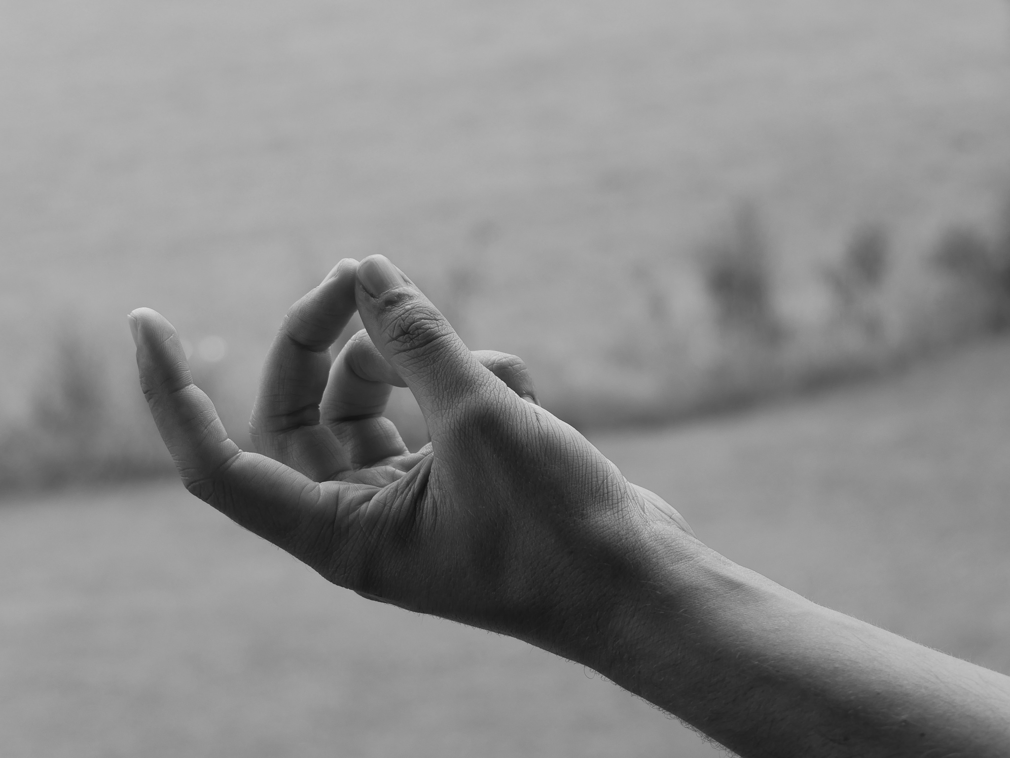 Bronchien-Mudra in der Ausführung zur Vertiefung der Atmung