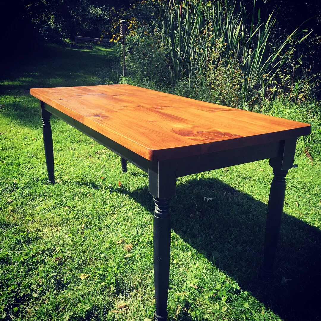 542 Custom Woodworks LLC