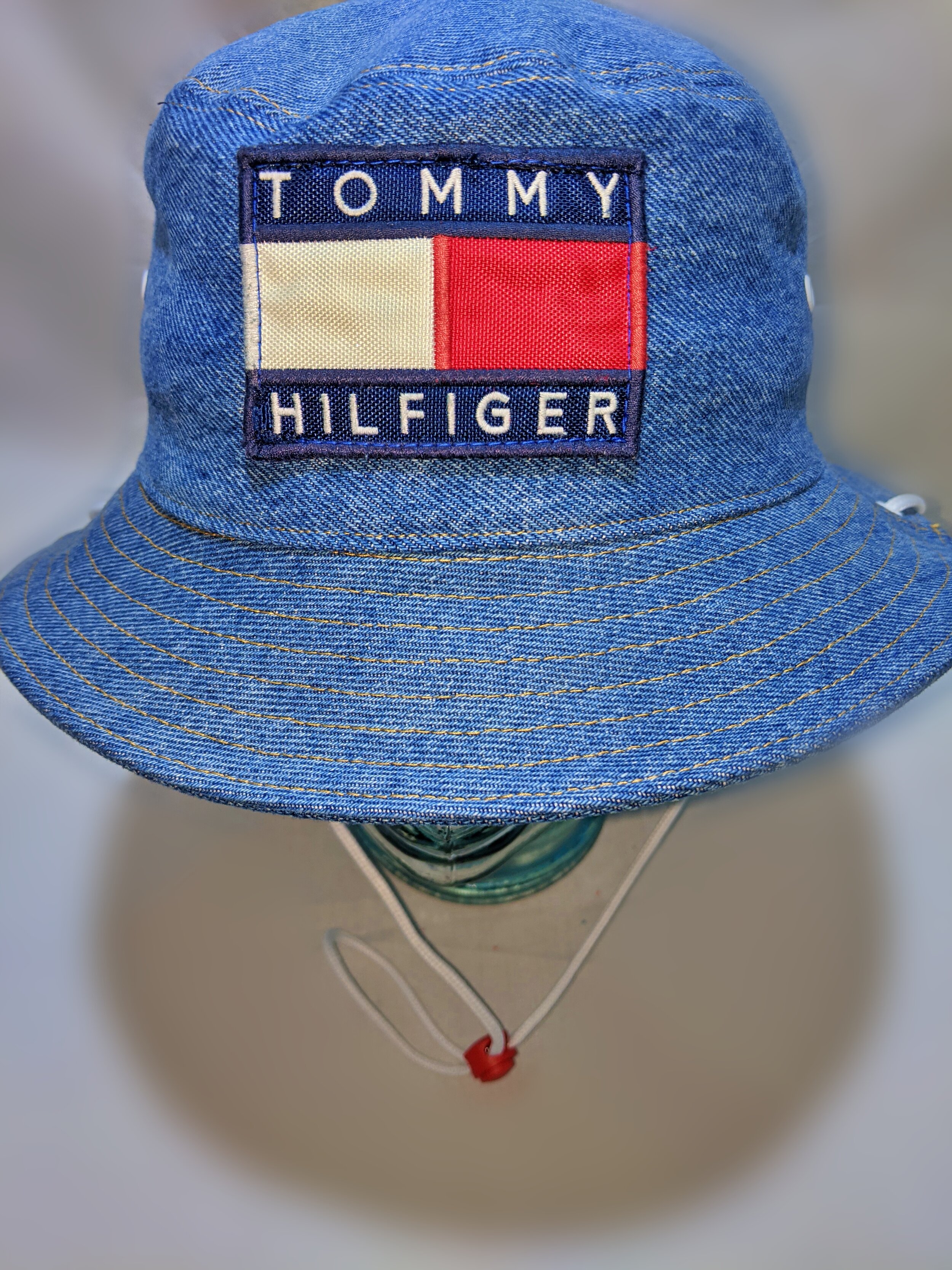 Reclaim: Tommy Hilfiger Bucket Hat 