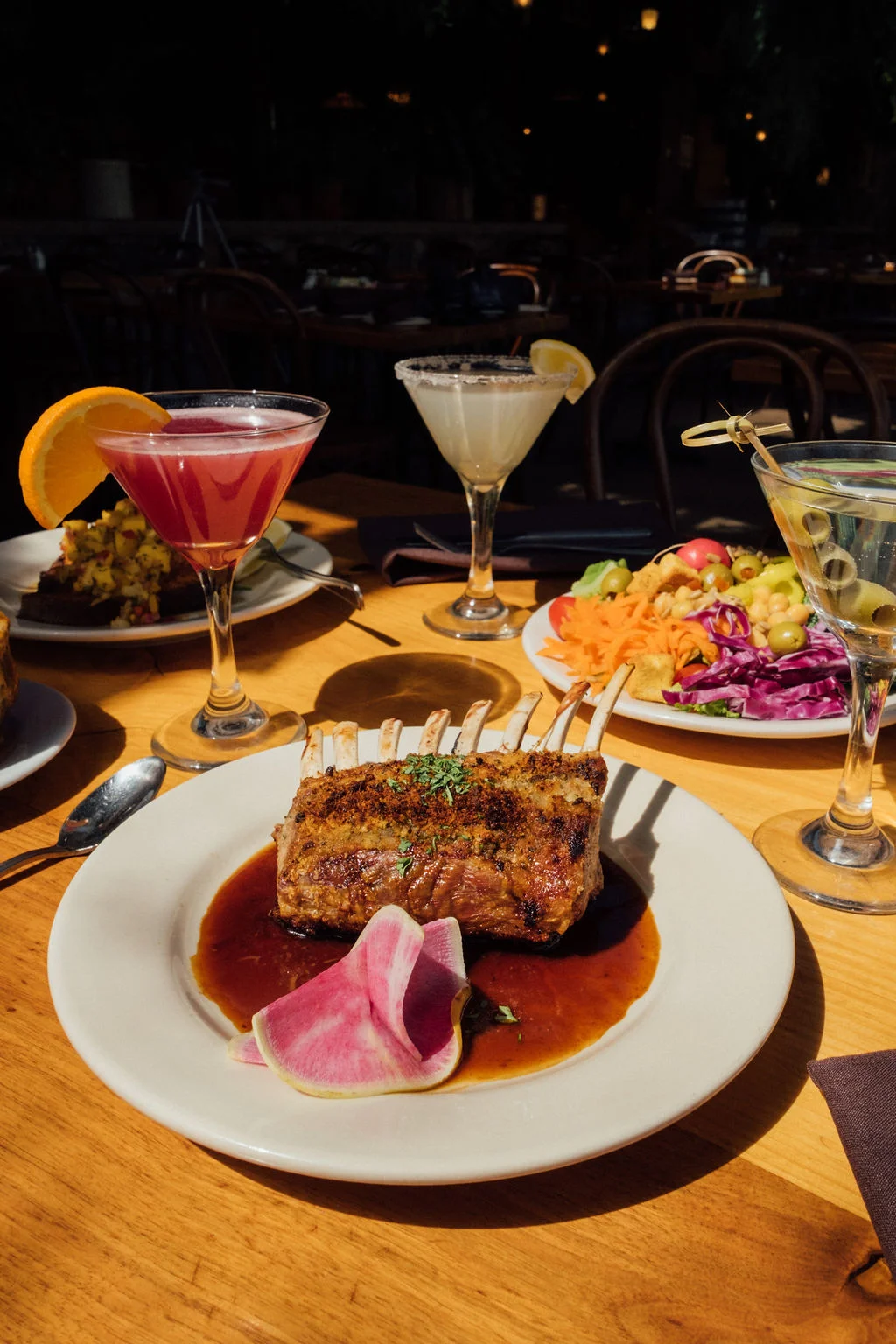 dining_table_cocktails.jpg