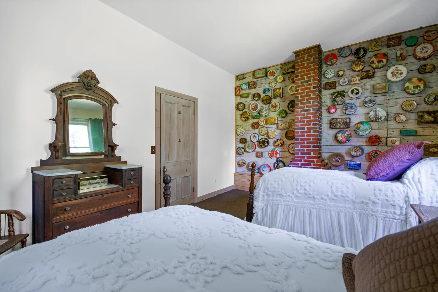Walpack Cabin room