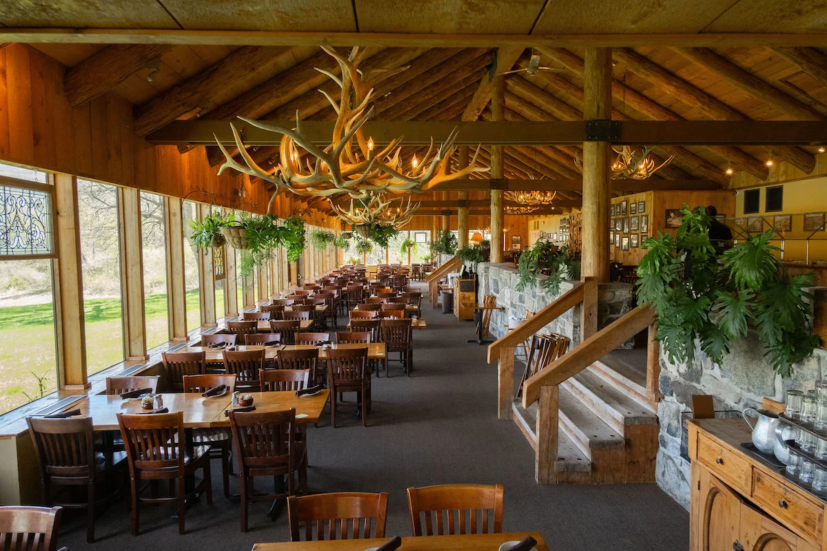 dining_room_interior.jpg