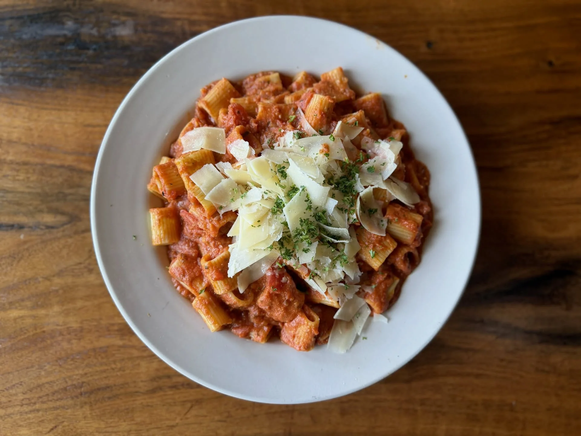 Rigatoni Vodka & Garlic Bread