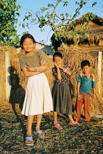 Annabel_Illingworth_Nepal_baghmara_trio_kids_original.jpg