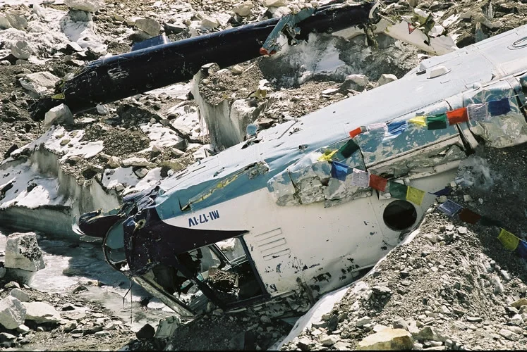 Annabel_Illingworth_Nepal_crashed_helicpoter.jpg