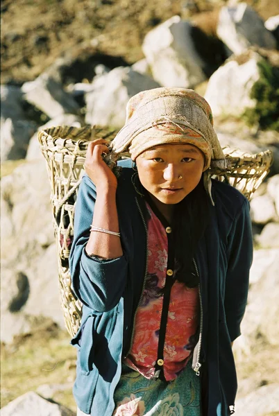 Annabel_Illingworth_Nepal_low_cast_girl.jpg