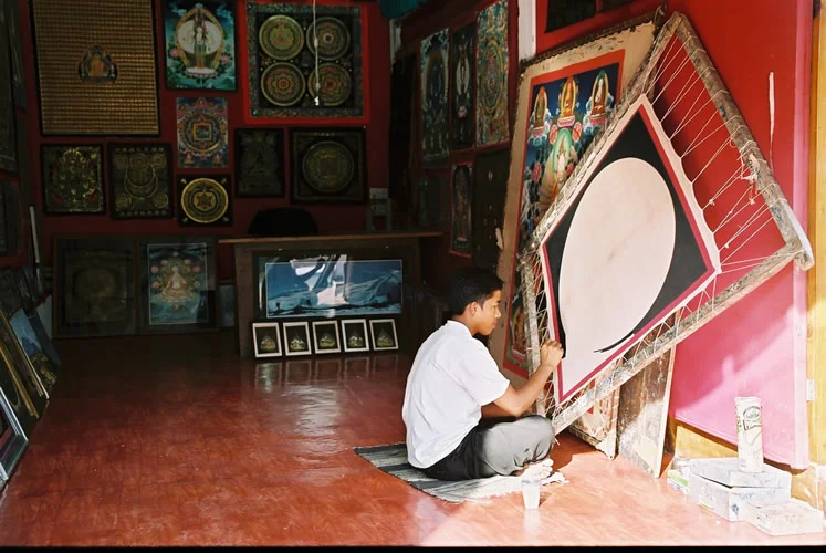 Annabel_Illingworth_Nepal_pokhara_painter_2.jpg