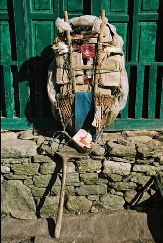 Annabel_Illingworth_Nepal_sherpa_basket.jpg
