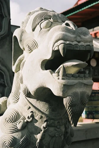 Annabel_Illingworth_Nepal_stone_dragon.jpg