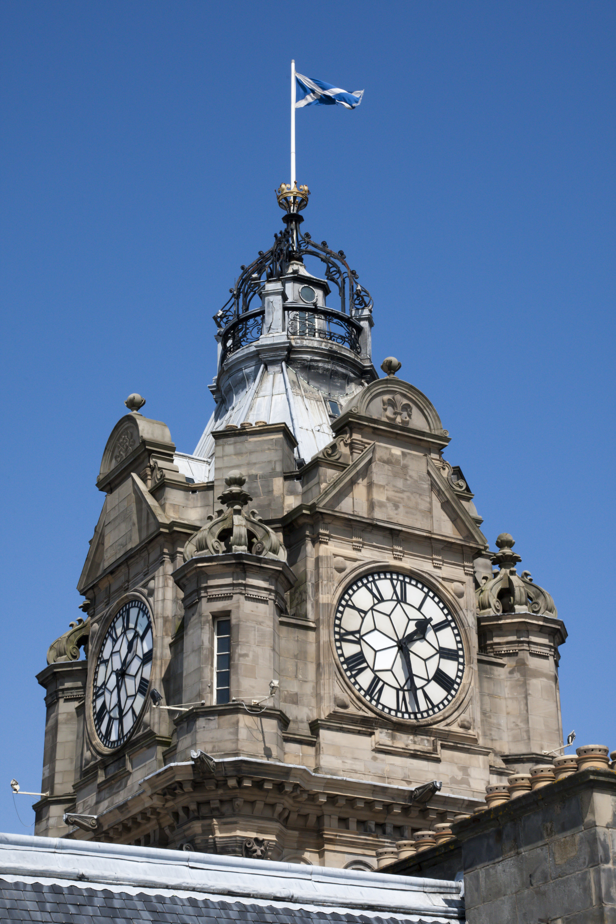Annabel_Illingworth_Exhibition Edinburgh Rooftops BalmoralHotelClocktower.jpg