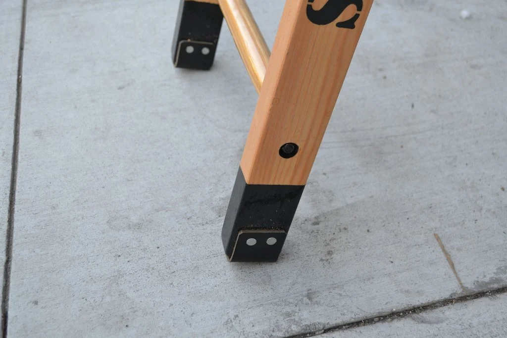 JL 8_ladder_detail_foot_533dc3bd-9cdf-4ccb-a955-9941b102135f_1024x1024.jpeg