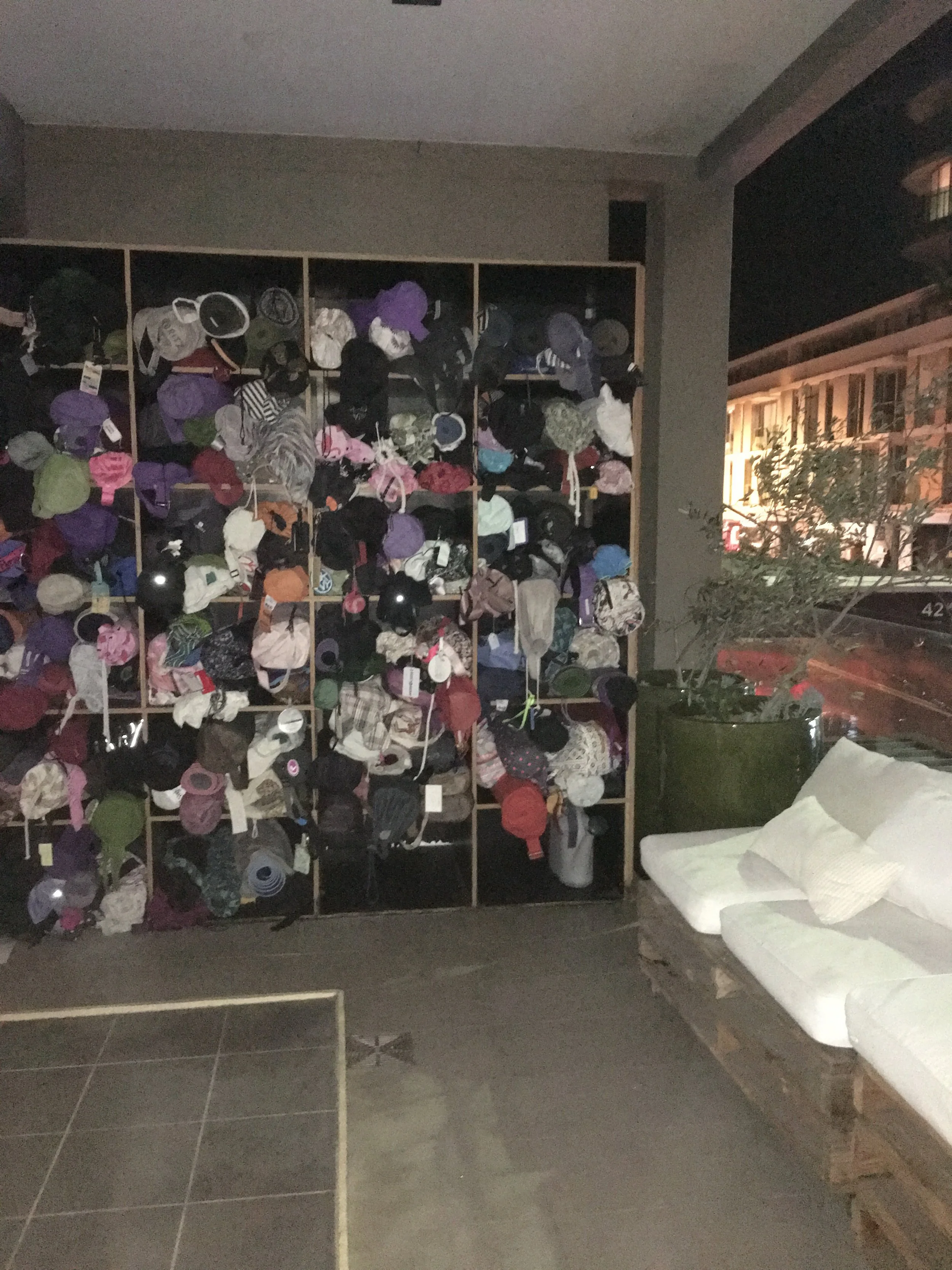 body_mind_life_bondi_beach_yoga_balcony_lounge_outdoor.JPG