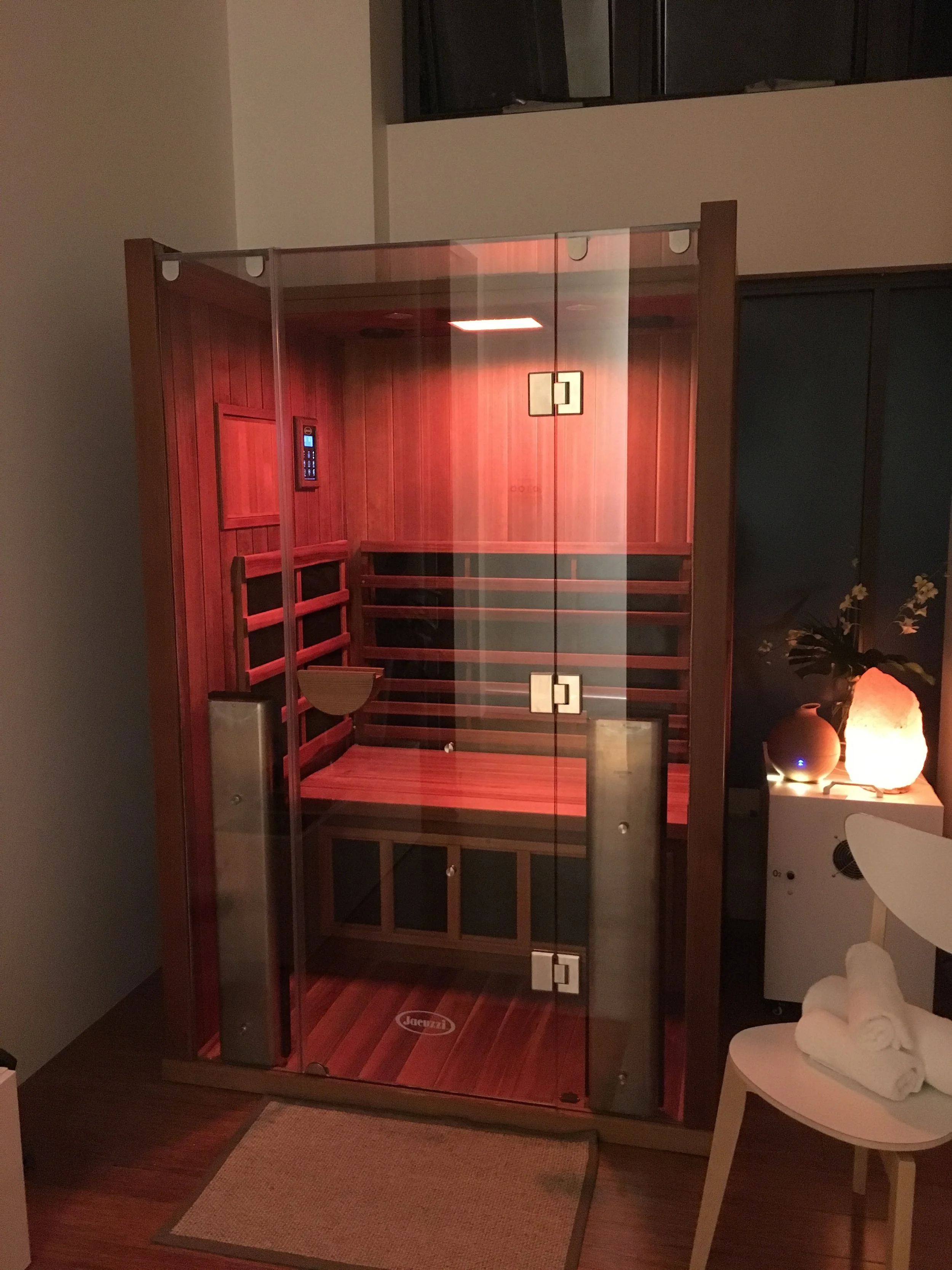 body_mind_life_bondi_beach_yoga_infrared_sauna_treament_room.JPG