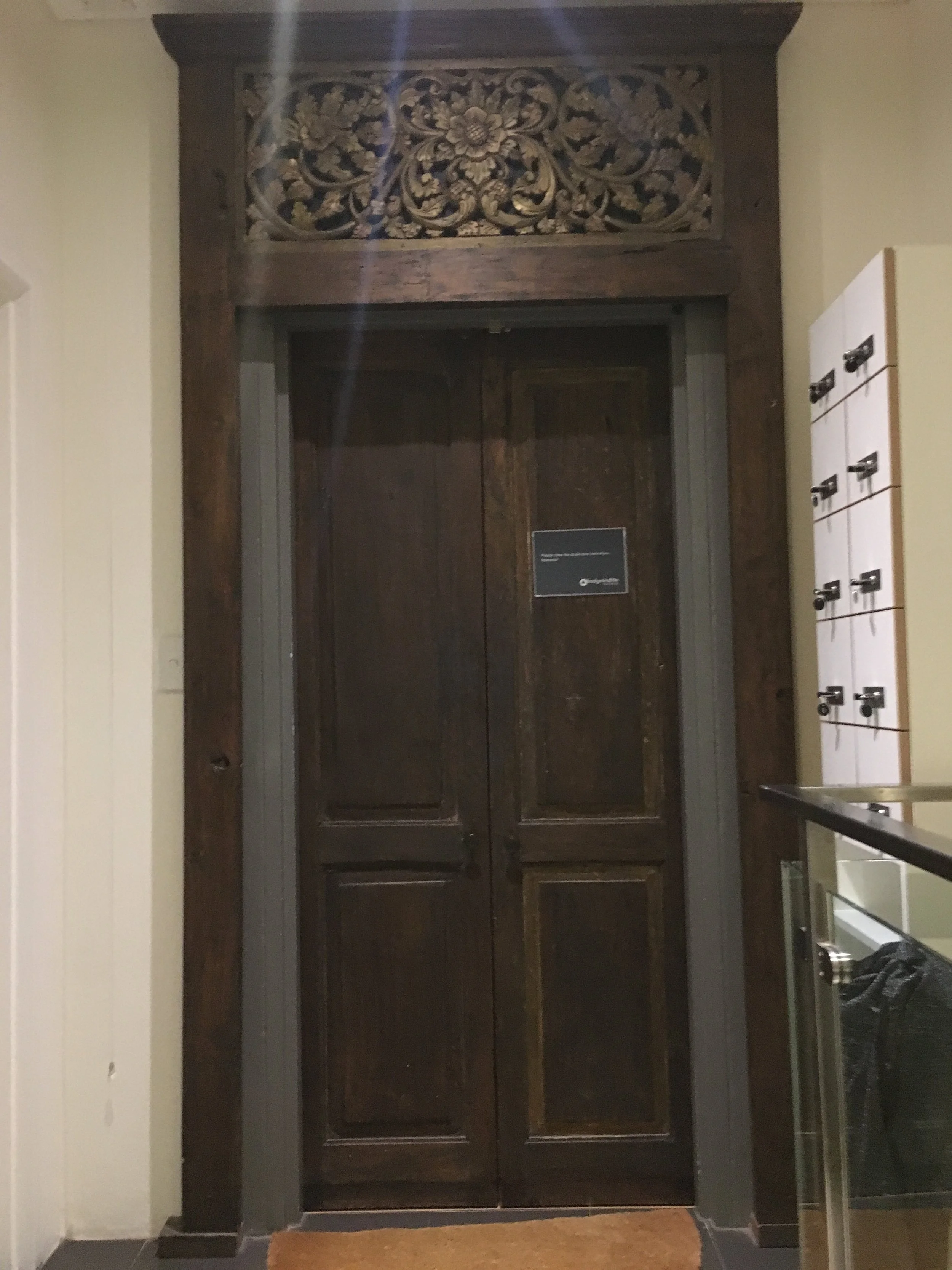 body_mind_life_bondi_beach_yoga_studio_wooden_door.JPG