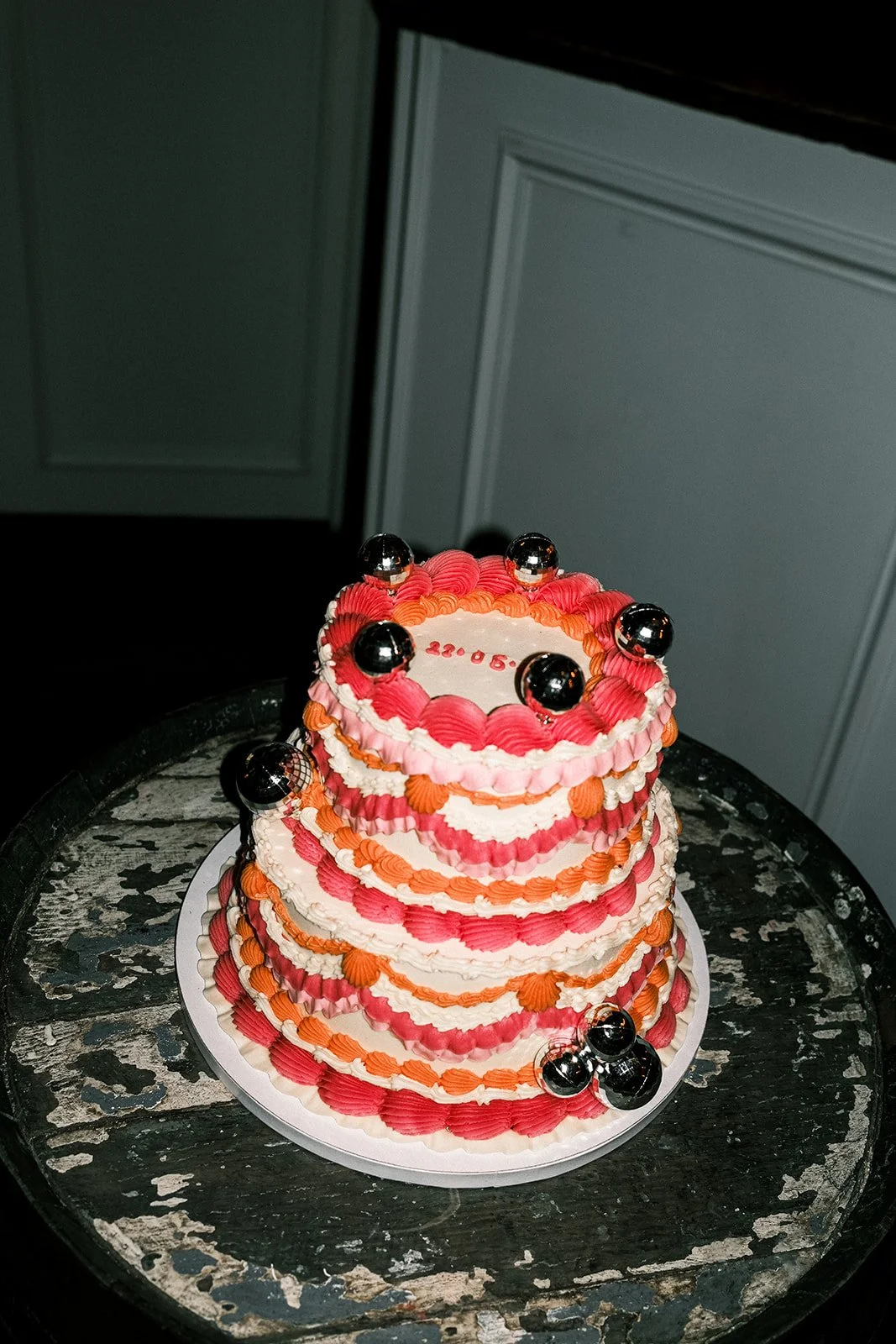 Legend Bridal - Alice and Connor - cake.jpg