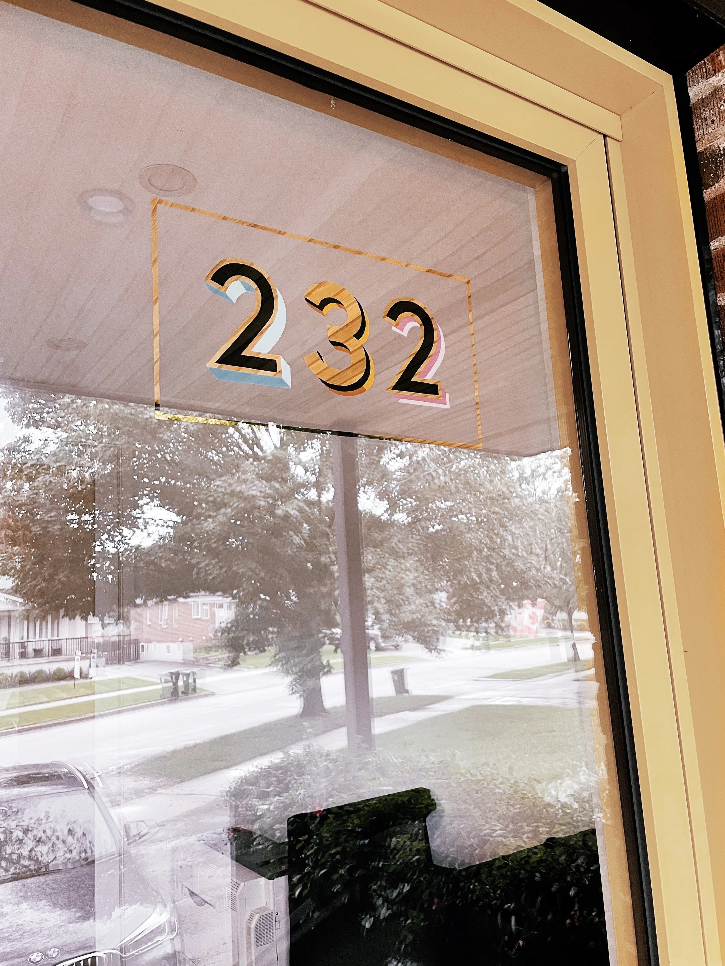 Gilded house numbers with multiple styles