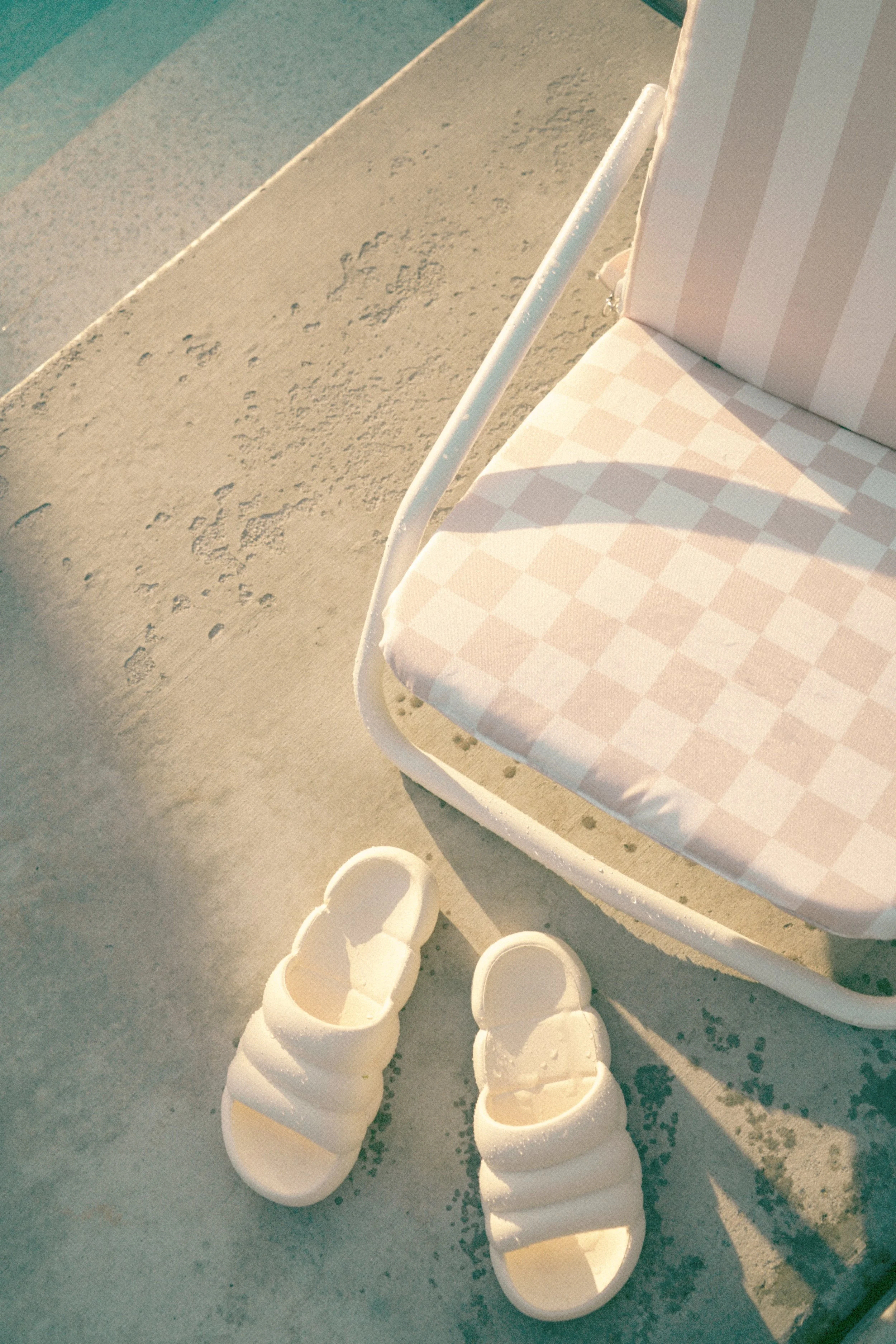 the CHECKER CABANA STRIPE Beach Chair — MINNIDIP LUXE INFLATABLE POOLS