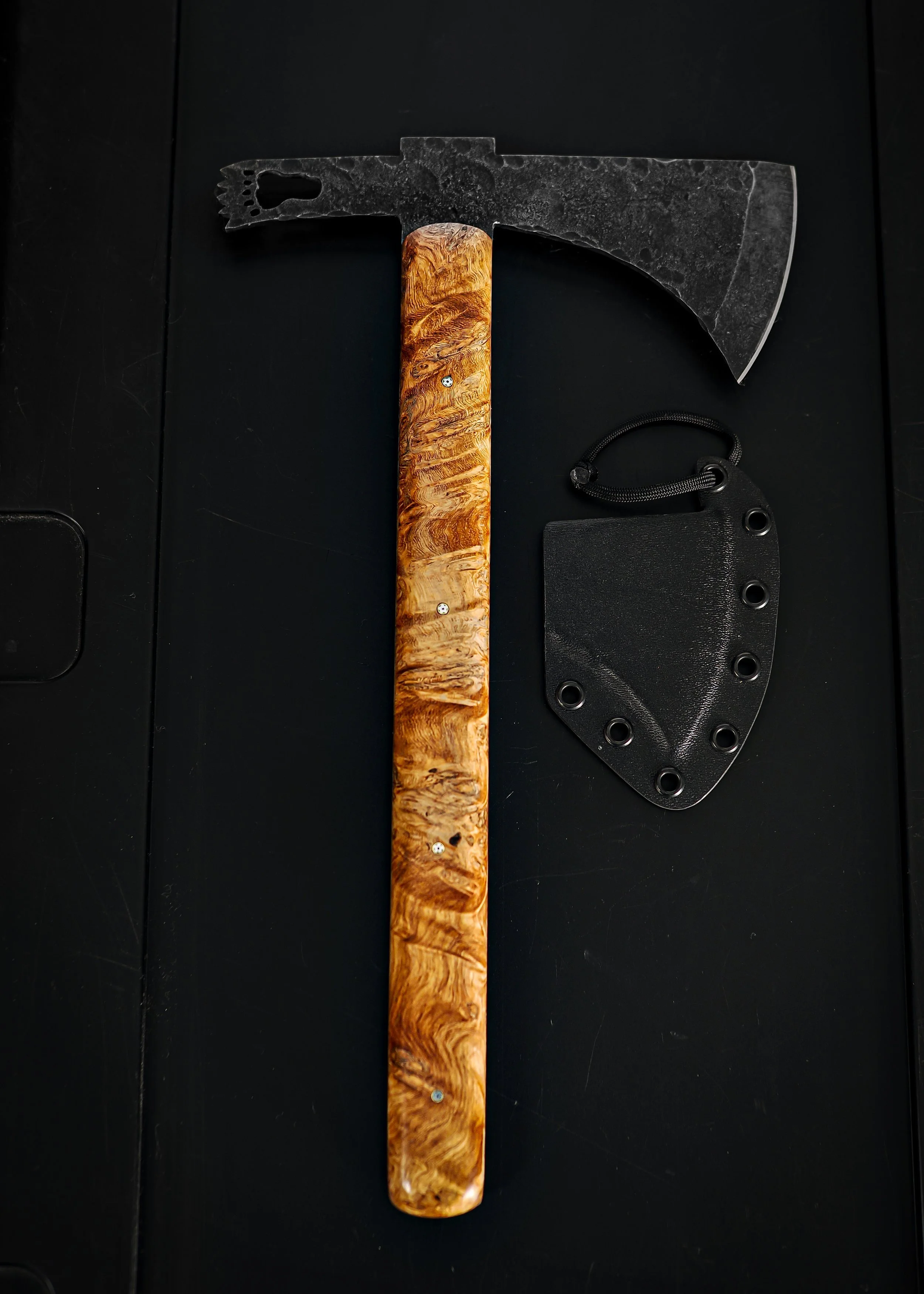 FULL TANG TOMAHAWK