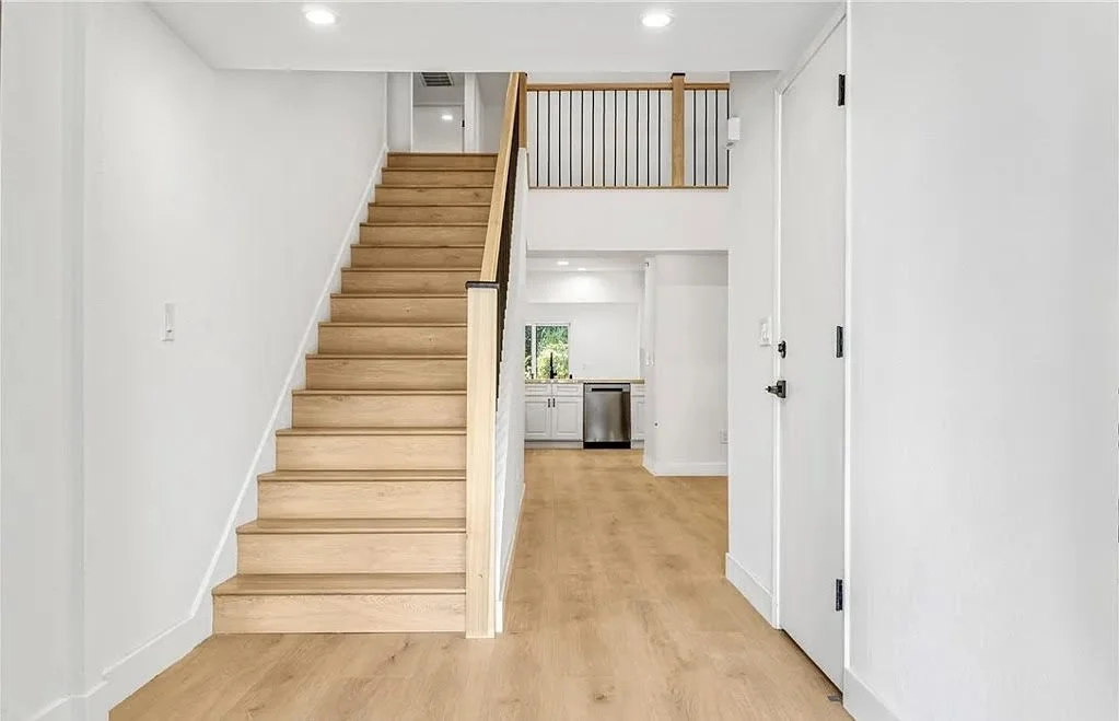 Agoura Hills Real Estate Anna Lanuza 310.295.8807