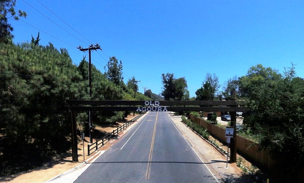 Old Agoura Real Estate Anna Lanuza (310) 295-8807