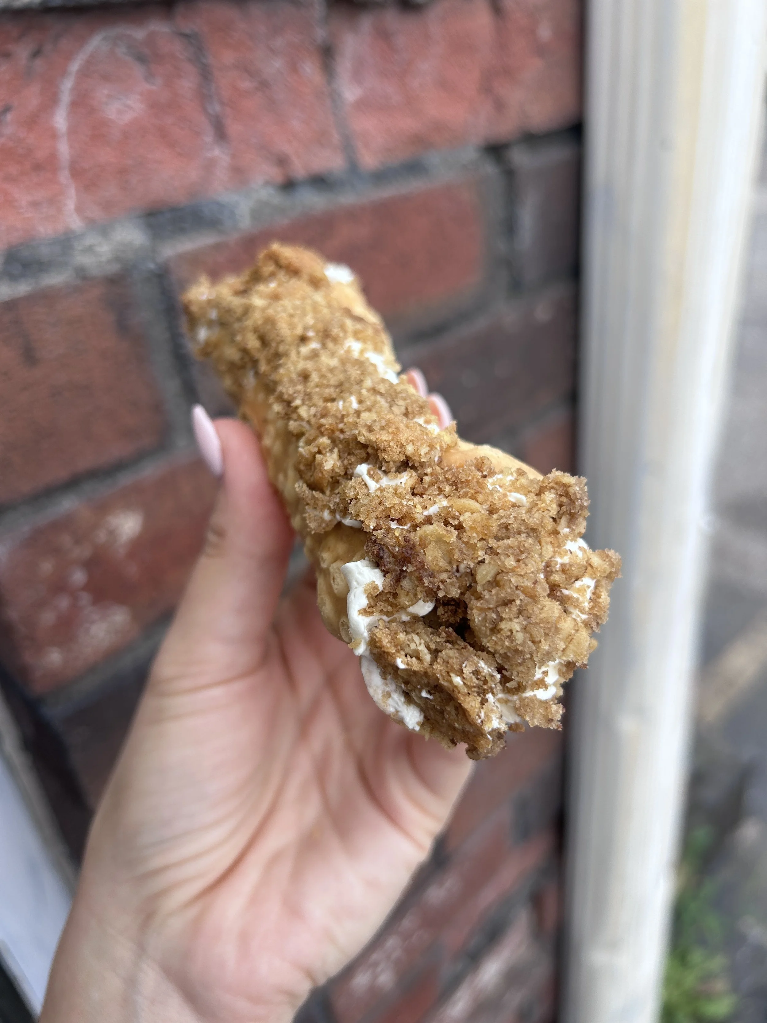 Oatmeal Cream Pie Cannoli!