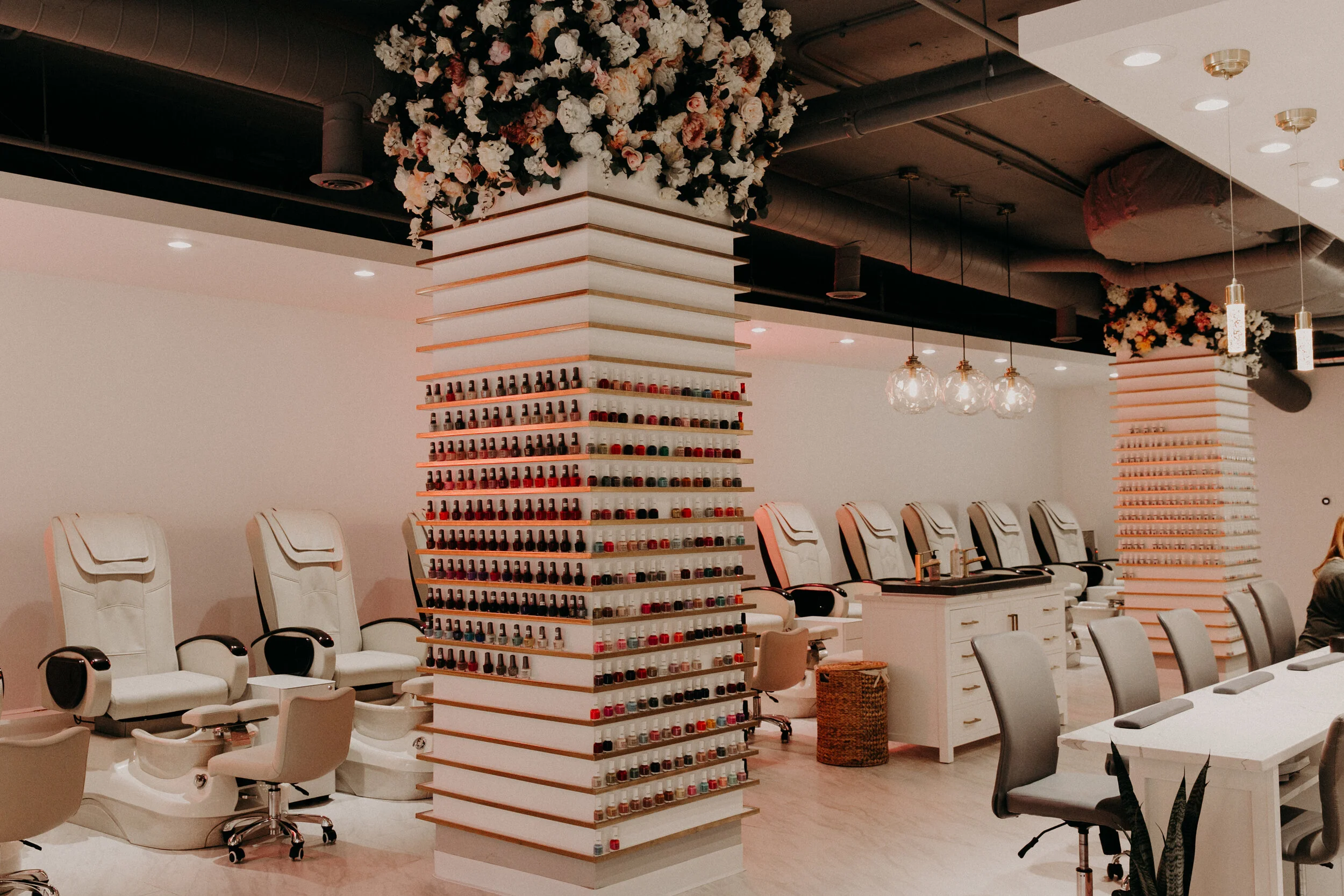 Nail & Beauty Bar