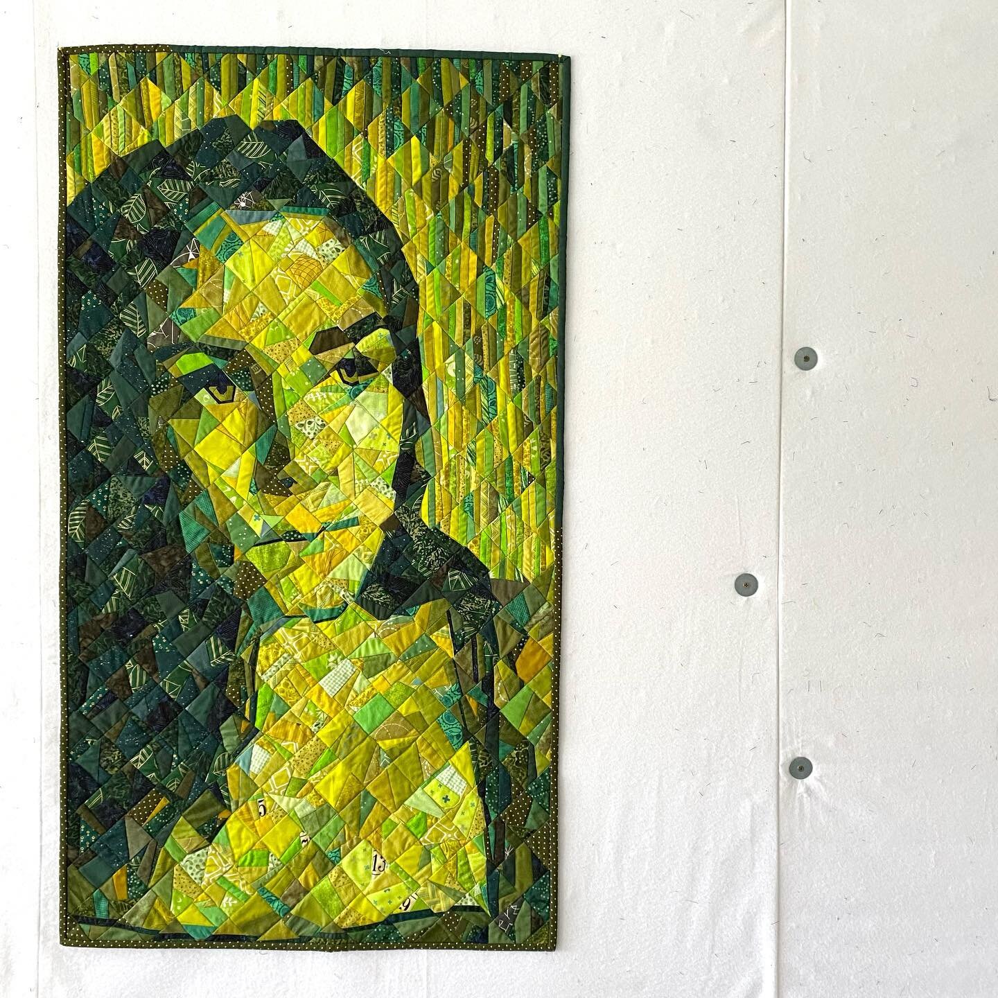 I&rsquo;m teaching at QuiltCon 2023!⁣
⁣
⭐️ Improv Self Portrait ⭐️⁣
⁣
Thursday Feb 23 (9am - 4:30pm⁣)
⁣
You will learn how to create an image using improv quilting and fabrics grouped into values. You can use any image, and it&rsquo;s especially stri