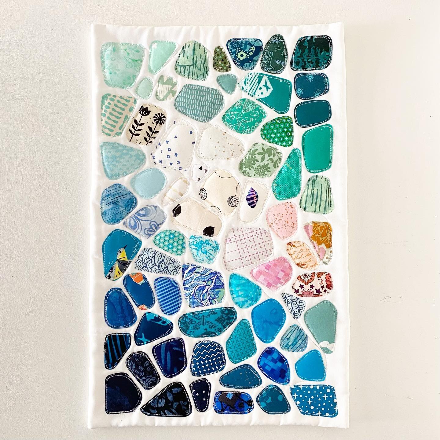 ⭐️ Labor Day Sale ⭐️⁣
⁣
My on demand seaglass class is 20% off from now until 9/9/22!⁣
⁣
Follow the link in my profile; the coupon is automatically applied.⁣
⁣
🪸⁣
⁣
If you&rsquo;re not into making your own, I&rsquo;m still prepping for my art quilt 