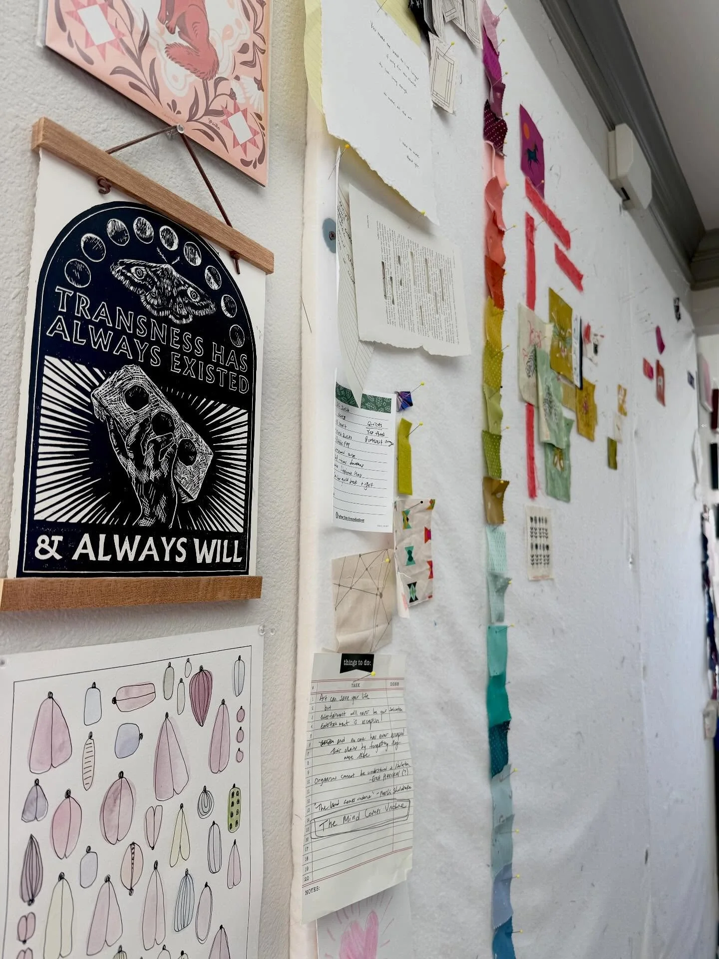 The beginning ✨

Print by @prairiefruitarts 💖

#quilting #quilts #quilt #improvquilt #artquilt #workinprogress #artist #creative #quiltsofinstagram