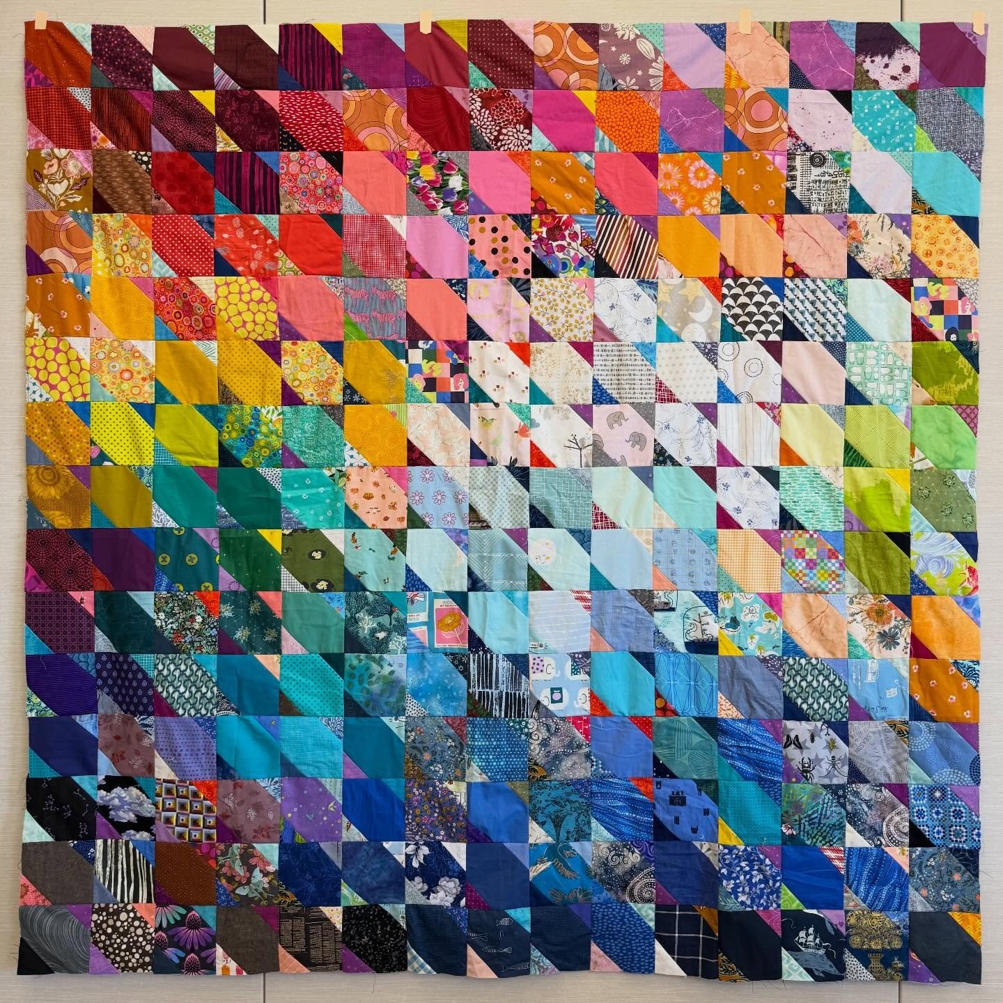 Monday Photo Drop

I&rsquo;m back home from my most recent teaching gig in Oklahoma. ✨ I met so many lovely people, and had a great time teaching the FPP Bauble Block (pattern coming soon) and Scrappy Color Flow (online workshop coming soon). Watchin