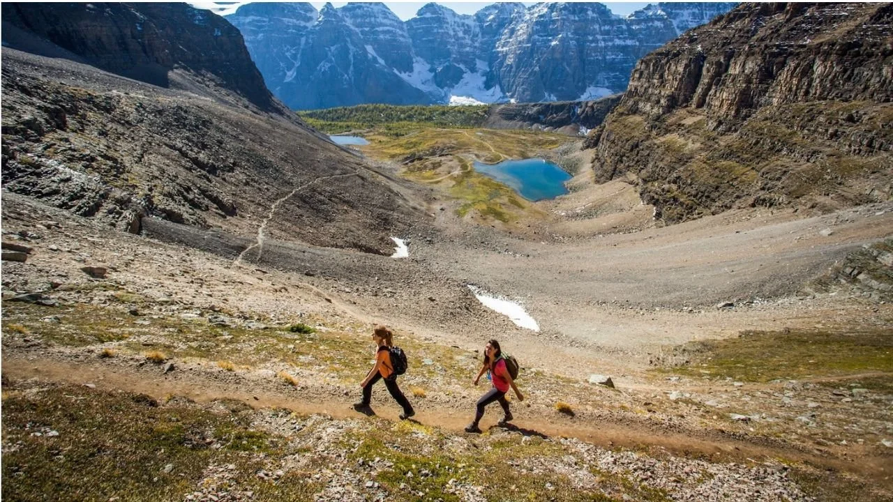 Moraine Lake Hike Guide 2026: Epic Trails &amp; Booking Tips
