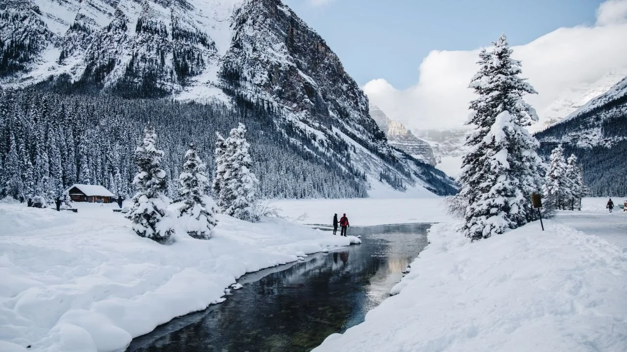 Moraine Lake vs Lake Louise: 8 Ultimate Private Guide Secrets