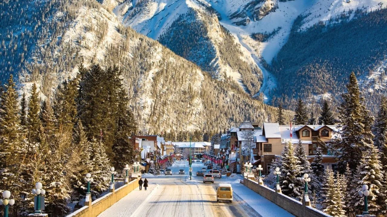 5 Best Day Trips from Calgary: A Luxury Guided Tour Guide
