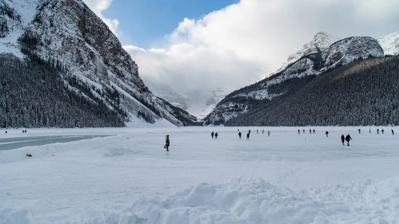 7 Best Things to Do in Lake Louise for Scenic Tours & Adventures ...
