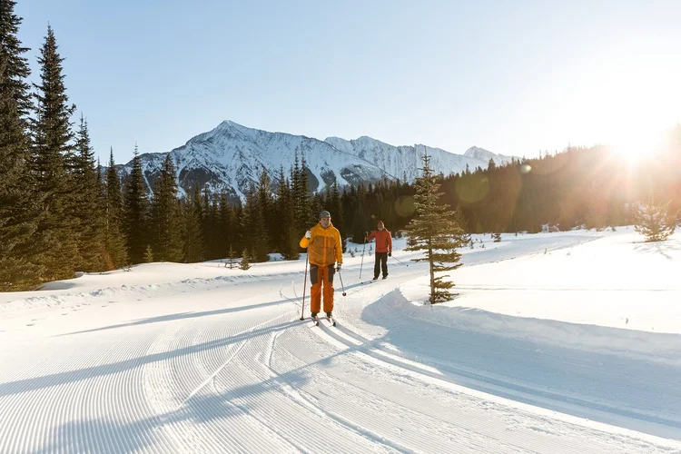8 Kananaskis and Canmore Winter Activities to Try This Winter