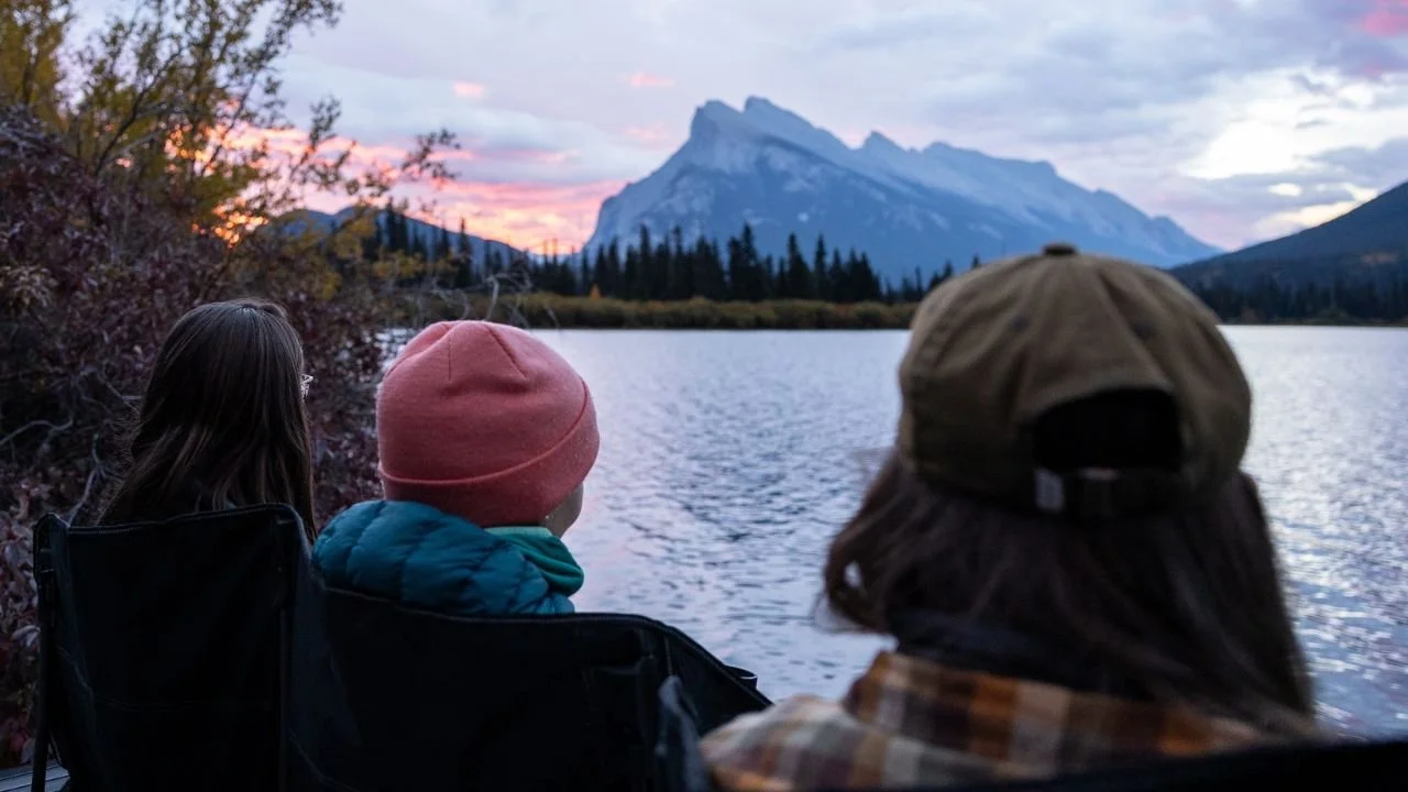 Guests on a sunrise tour in Johnston Canyon.