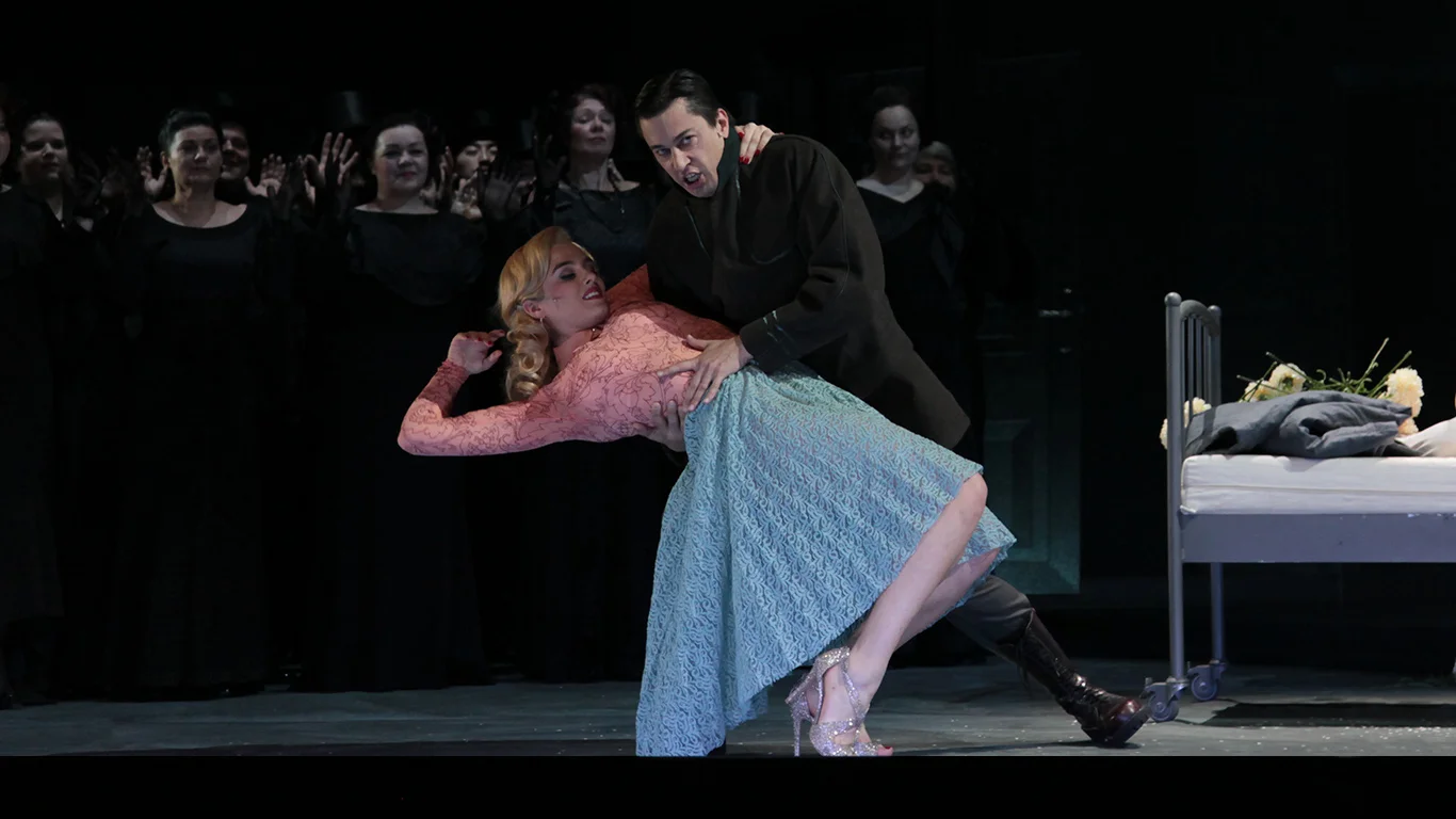 Solen Mainguené (Grete), Christopher Tonkin (Hans)