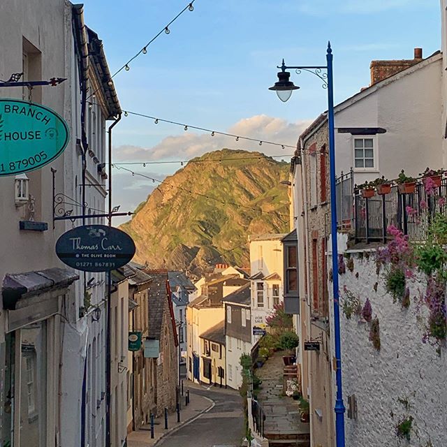 We love the view down Fore Street from The Habit. A wander down to the harbour for an ice cream or fish and chips is a real treat.
#familyholiday #ilfracombe #icecream #devon