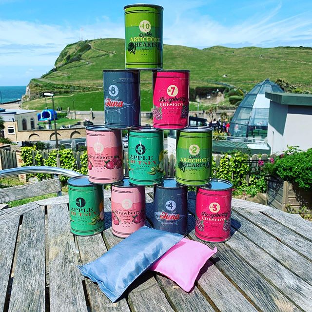 Love a game of tin can alley in the garden of the Habit...especially with that view!
#ilfracombe #summer #localbusiness #garden #view