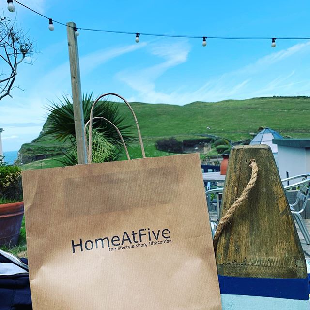 Thanks for the chat and the sympathy @home_at_five! Great shop and see you soon. Love our new doorstop!
#ilfracombe #local #devon #bankholiday #sunshine