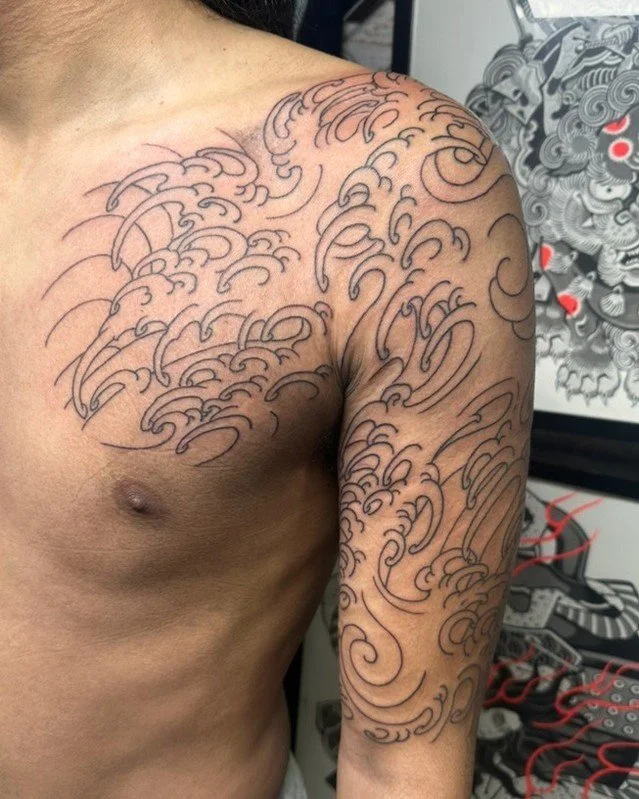 Waves in progress 🌊 
📍  @greenpointtattooco 
To book, call the shop or fill out my booking form 🔗 link in bio
𓈒
𓈒
𓈒
𓈒
𓈒
𓈒
𓈒
𓈒
𓈒
𓈒
𓈒
𓈒
𓈒
𓈒

#tattooprogress #tattoos #tattoohalfsleeve #tattoooutline #japanesetattoo #wavetattoo #japanes