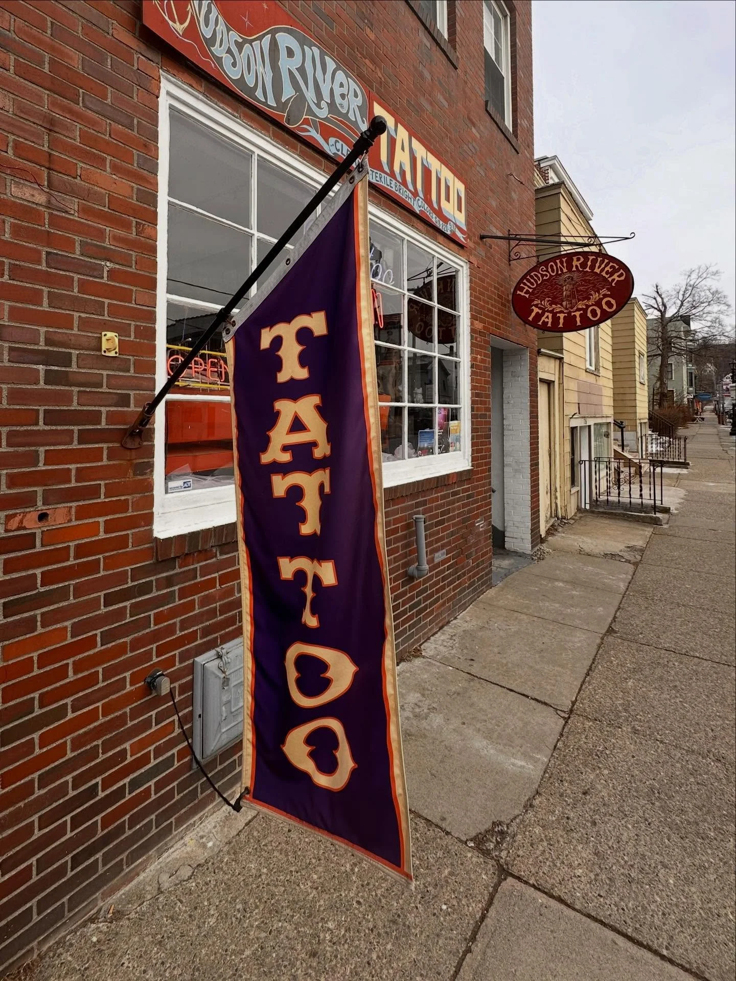 I ll be tattooing at @hudson_river_tattoo tomorrow and Saturday! Dec 12 &amp; 13. Walk-in or call the shop to book. 

#hudsonriver #tattoos #tattooartists #upstateny