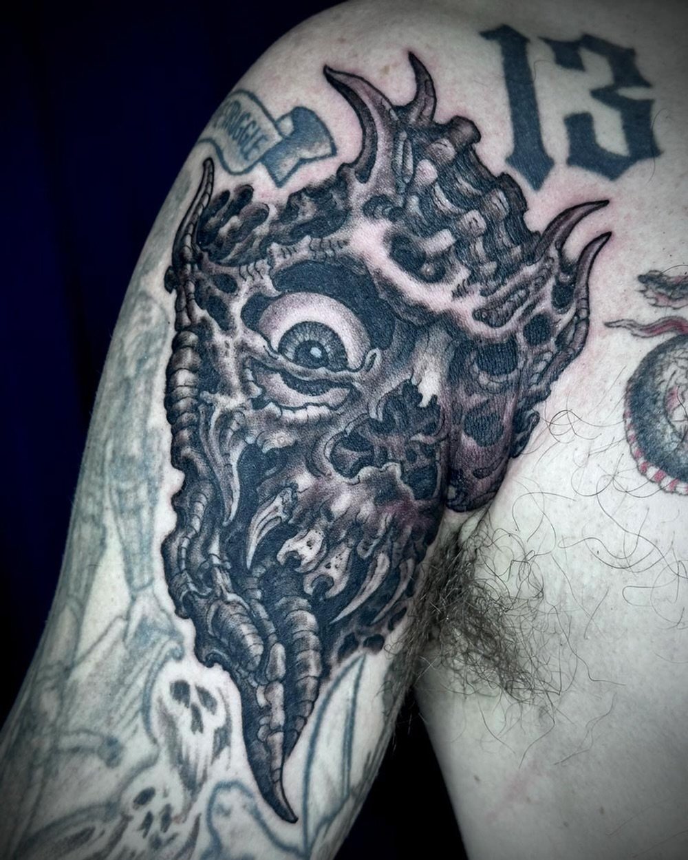 Always down for biomech. Email or call @greenpointtattooco to book. 

#tattoos #biomech #blackandgreytattoo #nyctattoos #tattooartist