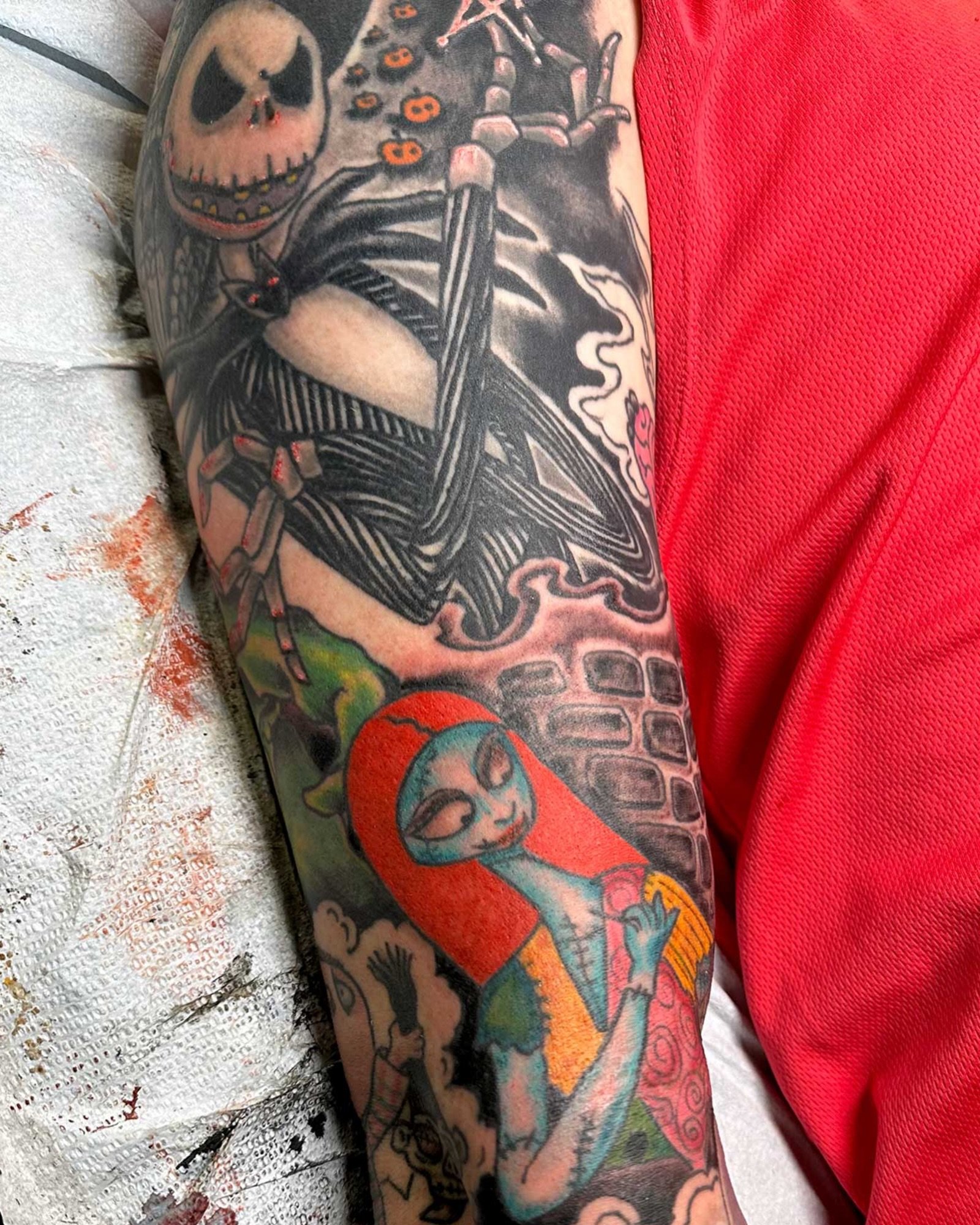Different sleeve details.
To book your next tattoo, email me or call @greenpointattooco 

#tattoos #greenpoint #tattoosleeves #tattooartist #nyctattoos